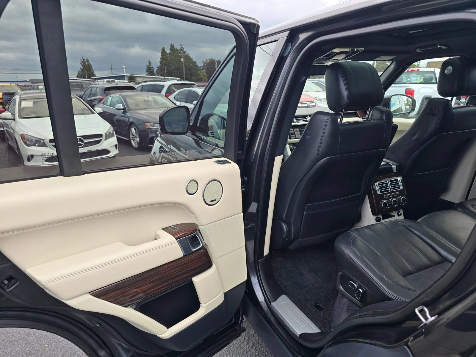 Used 2014 Land Rover Range Rover Supercharged AWD/4WD image 17