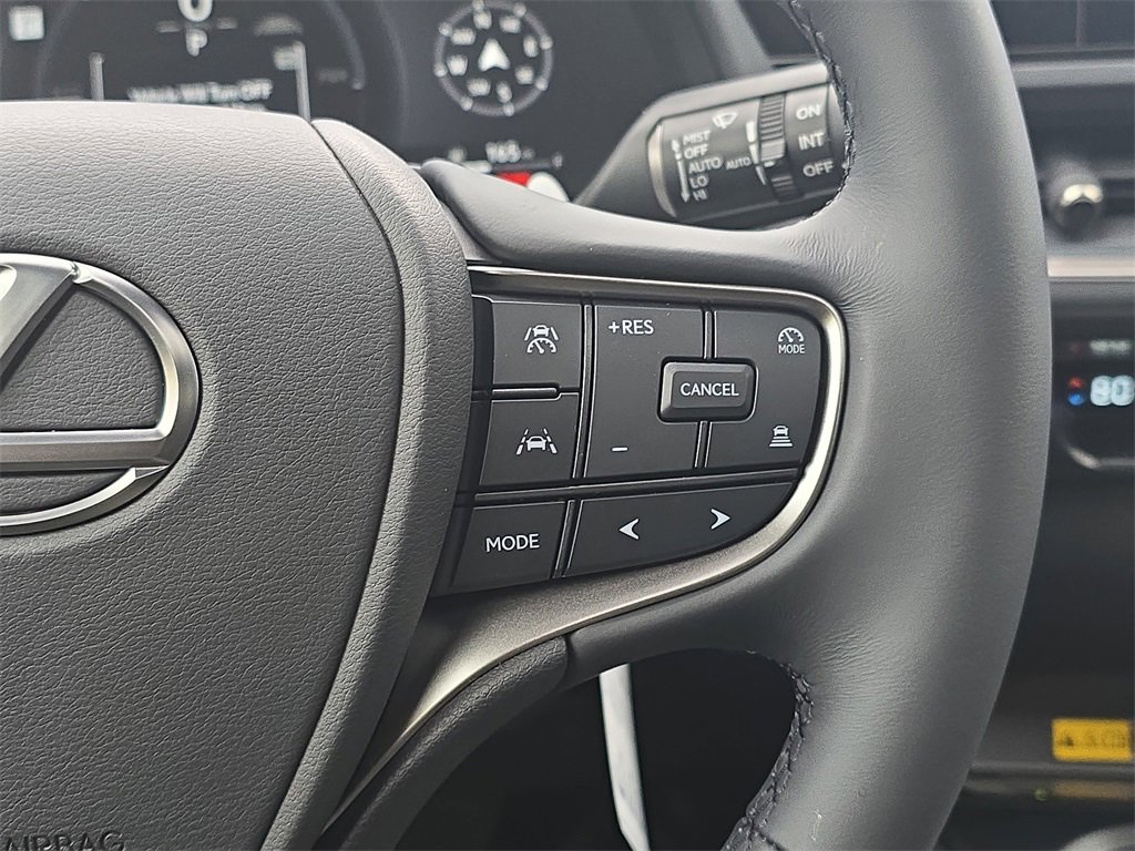 New 2026 Lexus UX 300h AWD image 18