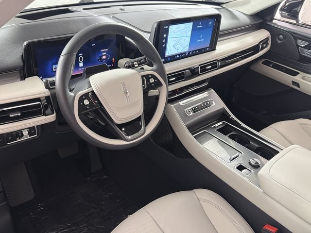 New 2026 Lincoln Aviator AWD image 2