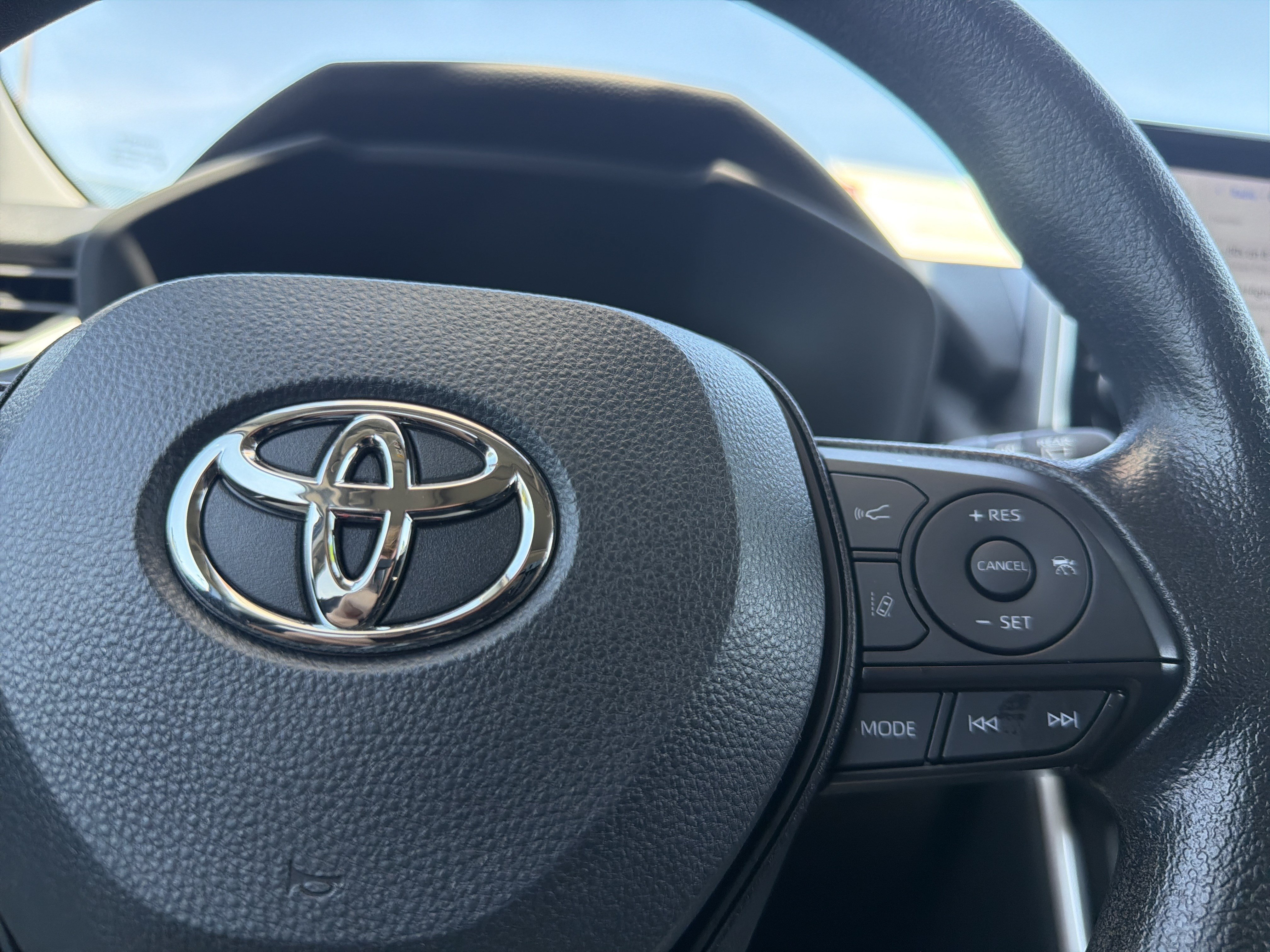Certified 2025 Toyota RAV4 XLE w/ Convenience Package FWD image 9
