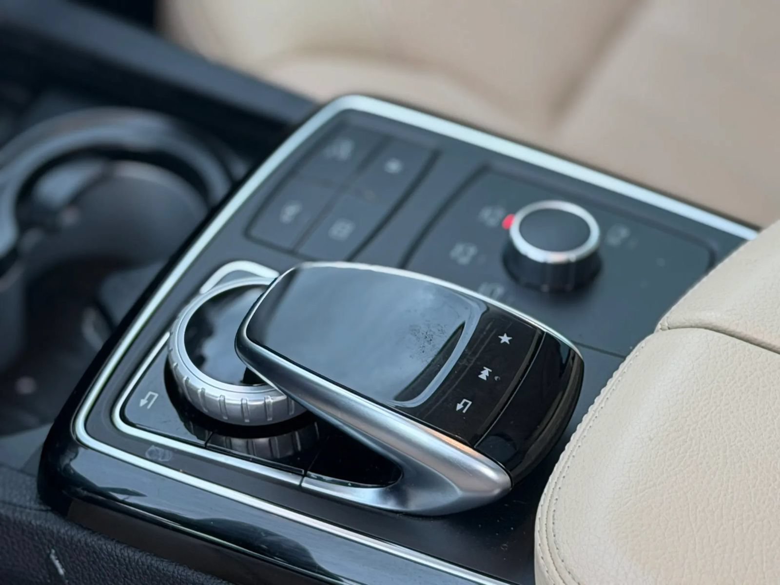 Used 2019 Mercedes-Benz GLS 450 4MATIC image 12