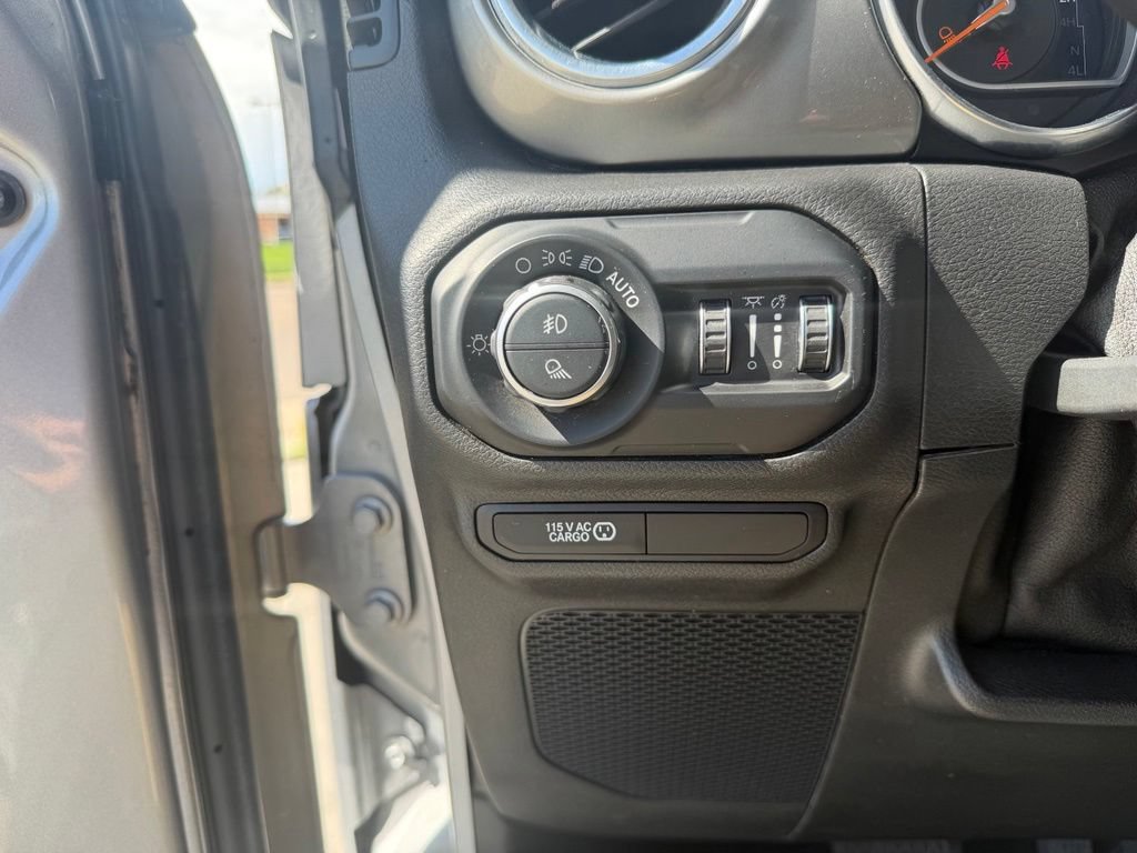 Used 2020 Jeep Gladiator Overland AWD/4WD image 22