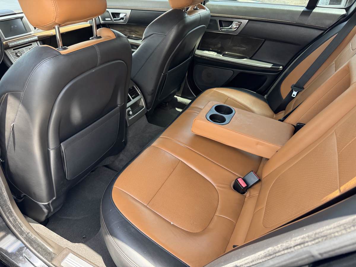 Used 2011 Jaguar XF R RWD image 19