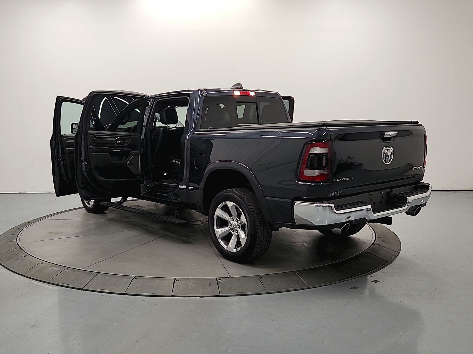 Used 2019 RAM 1500 Limited AWD/4WD image 15