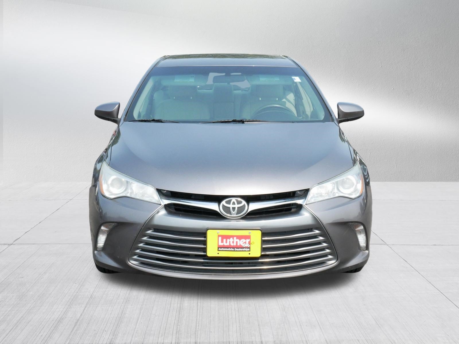 Used 2015 Toyota Camry LE FWD image 2