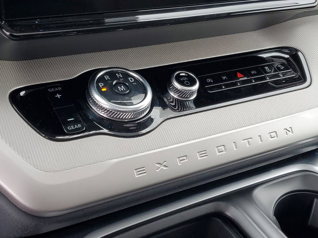 New 2026 Ford Expedition Active image 23
