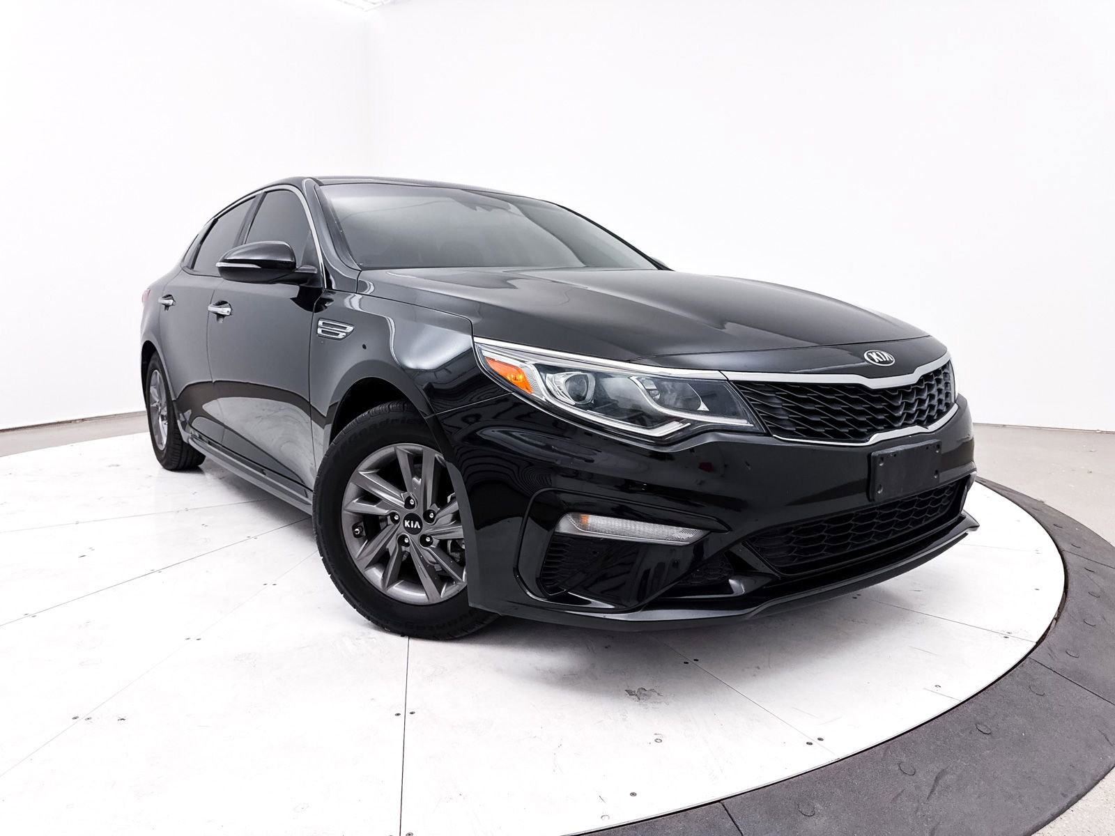 Used 2020 Kia Optima LX image 1