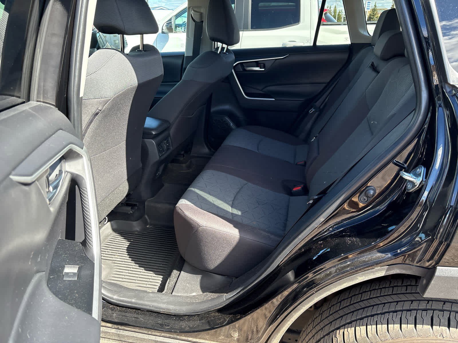 Used 2025 Toyota RAV4 XLE w/ Convenience Package AWD/4WD image 12