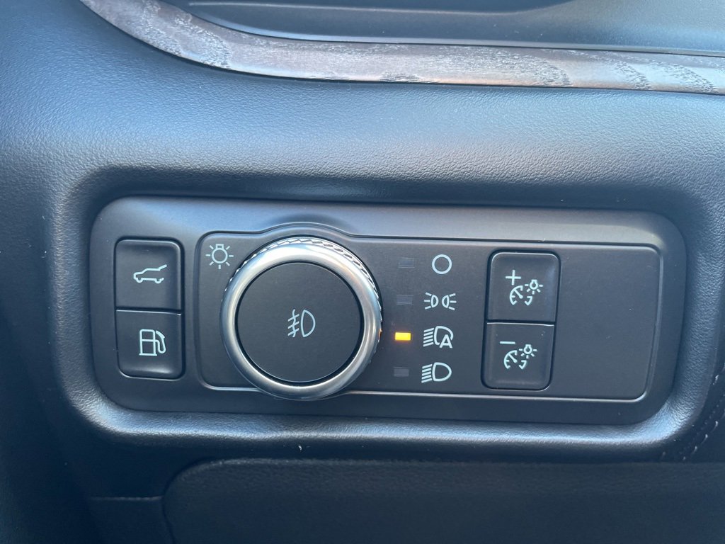 Used 2023 Ford Explorer Platinum w/ Technology Package image 13