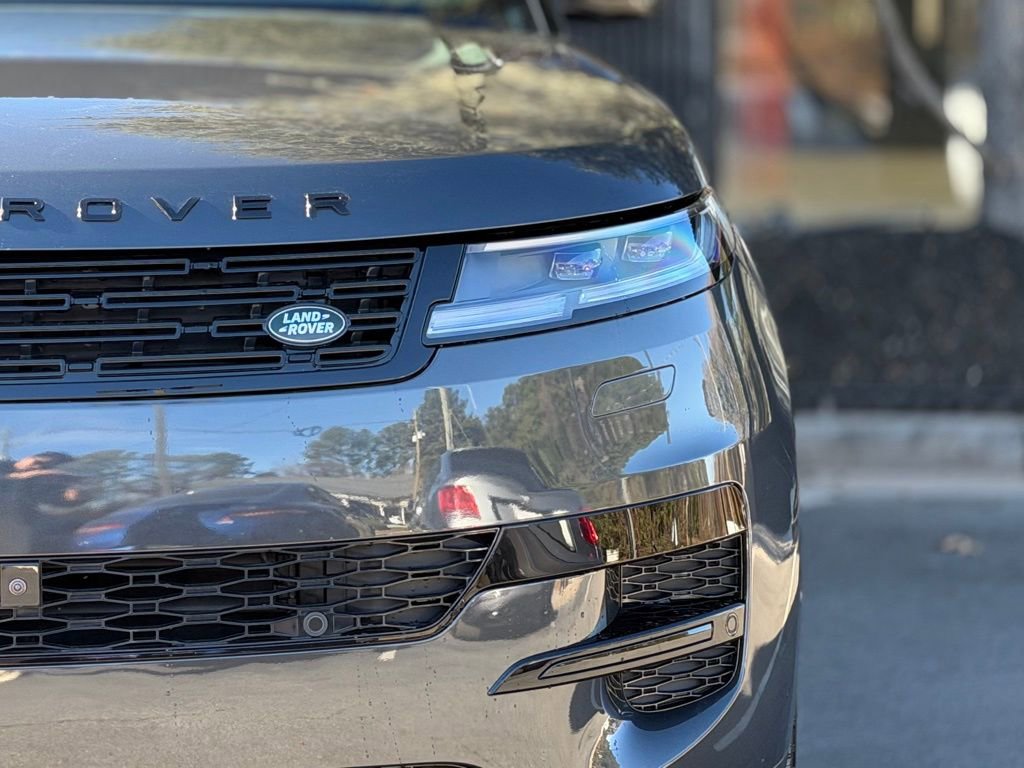 Used 2024 Land Rover Range Rover Sport SE image 5