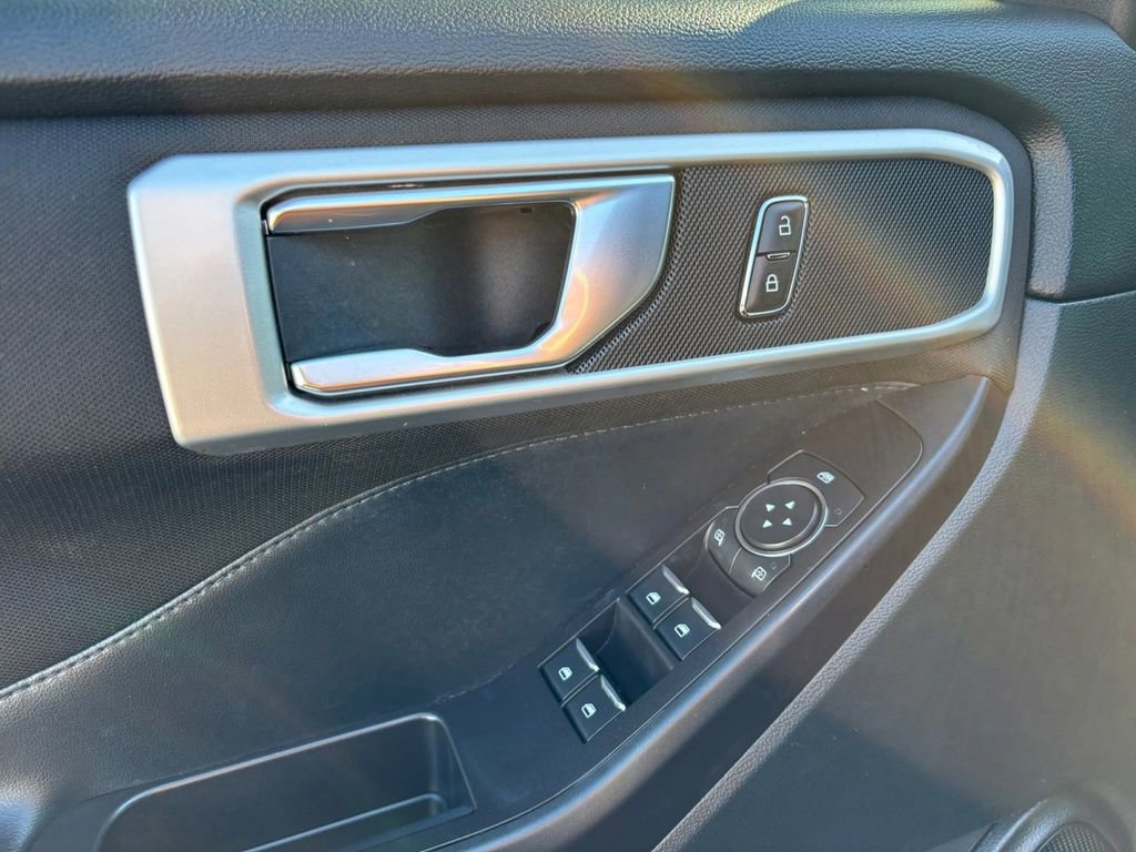 Used 2020 Ford Explorer XLT image 16