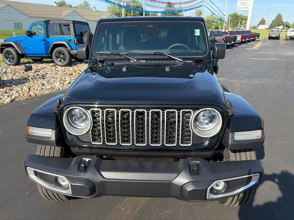 Used 2025 Jeep Wrangler Unlimited Sahara AWD/4WD image 3