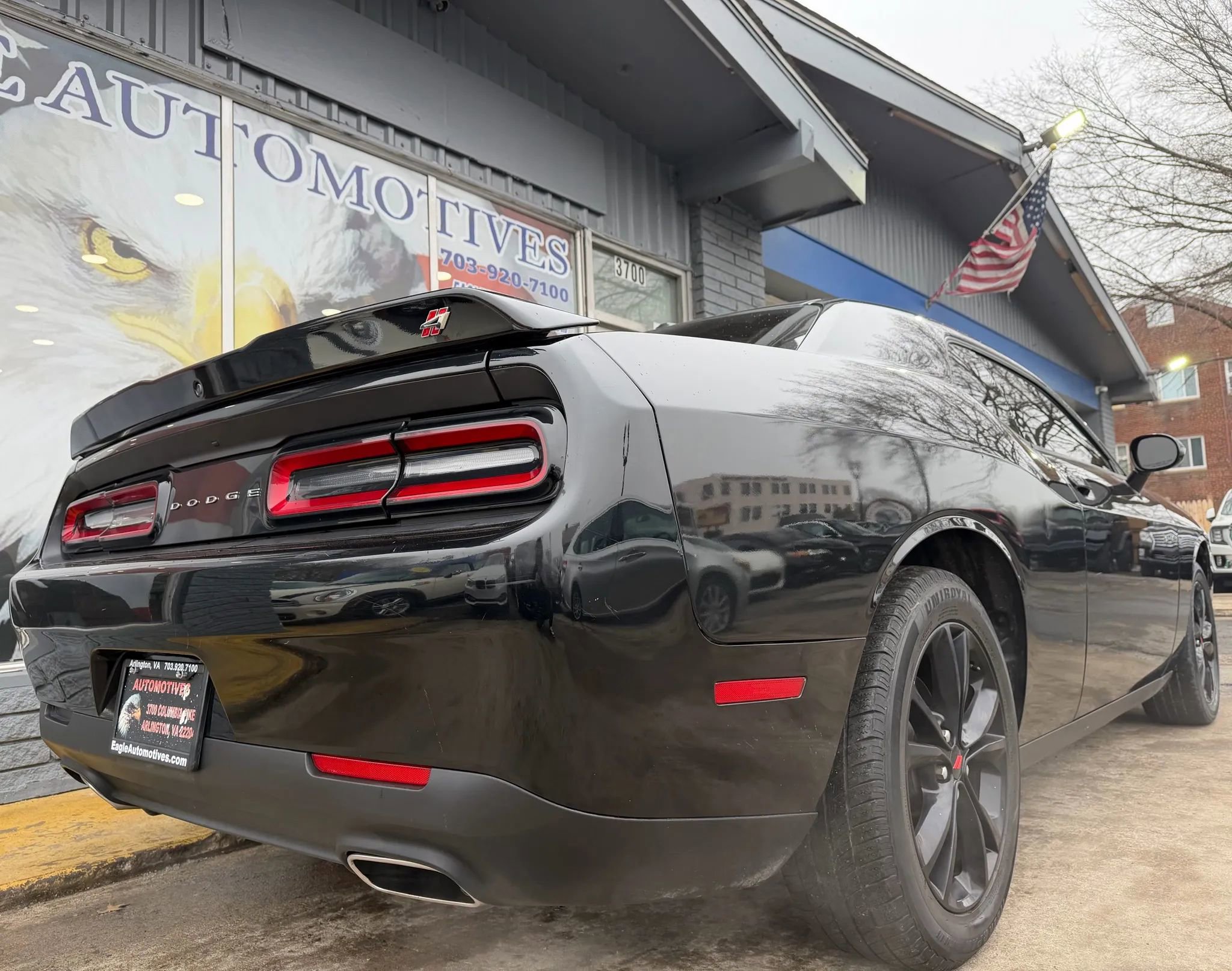 Used 2021 Dodge Challenger SXT image 3