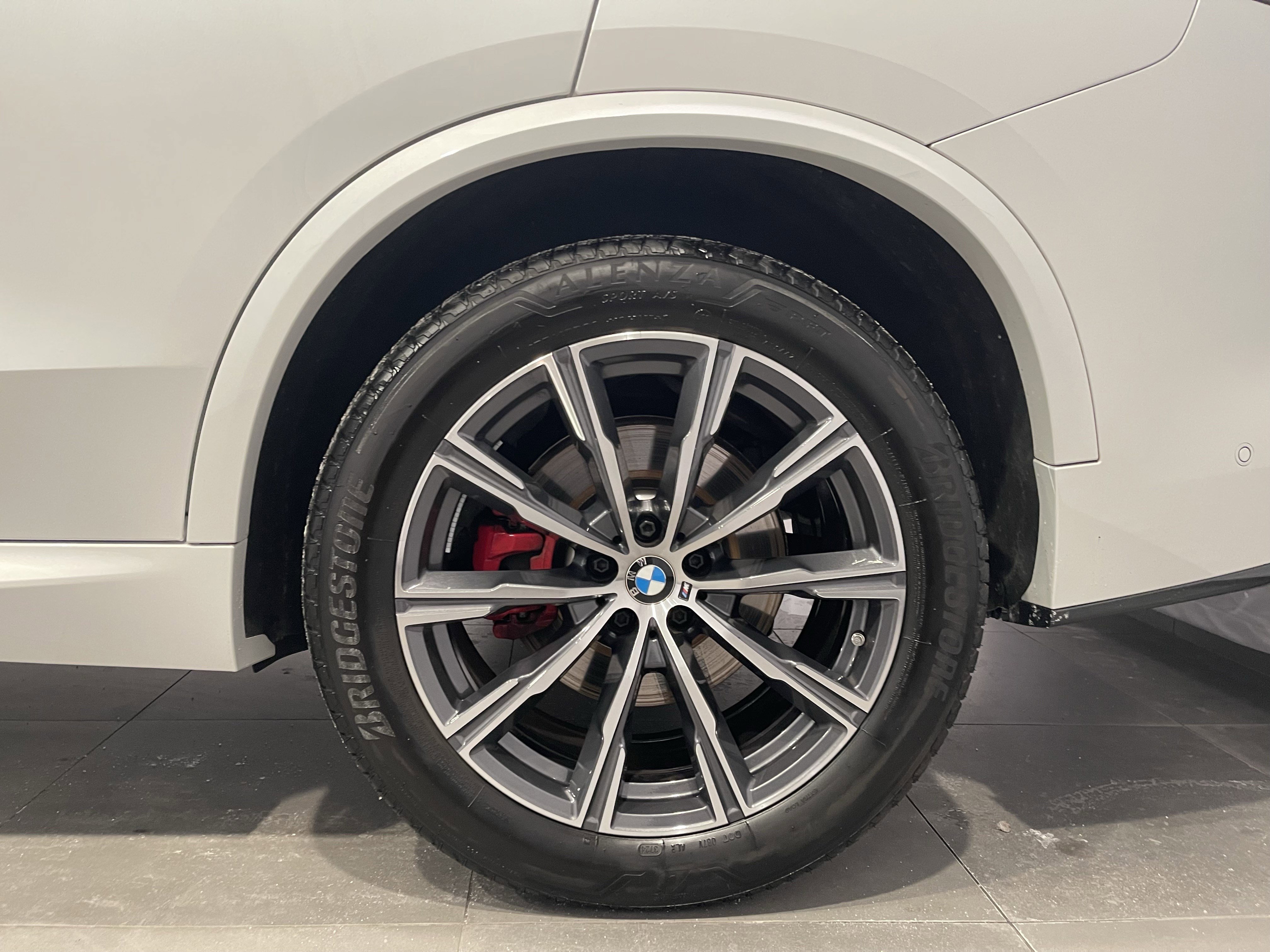 Certified 2025 BMW X5 xDrive40i w/ M Sport Package image 9