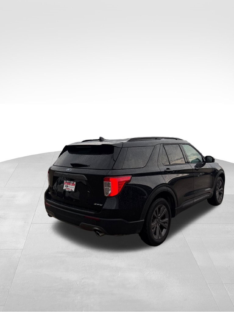 Used 2023 Ford Explorer XLT w/ Equipment Group 202A AWD/4WD image 5
