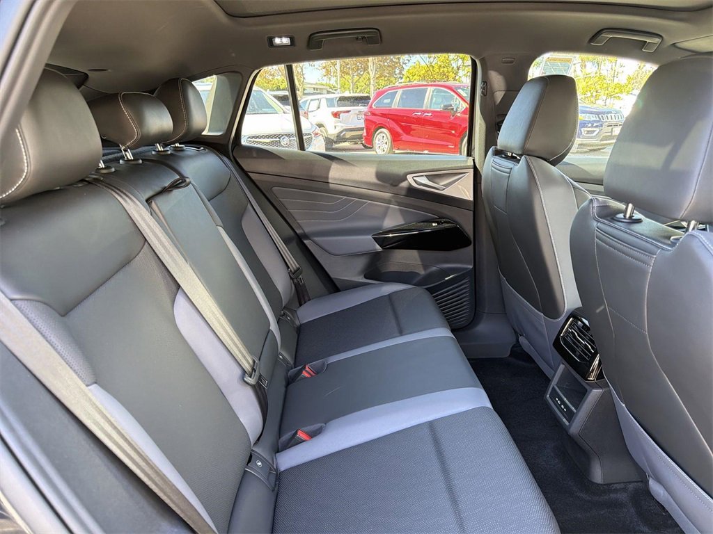 Used 2023 Volkswagen ID.4 Pro S image 28