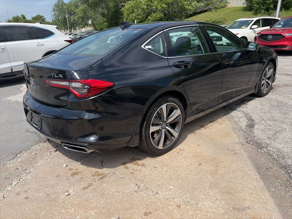 Used 2025 Acura TLX w/ Technology Package FWD image 5