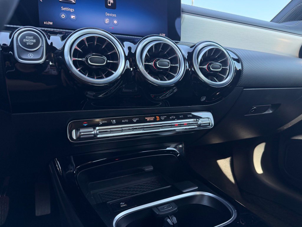 Used 2025 Mercedes-Benz CLA 250 image 21