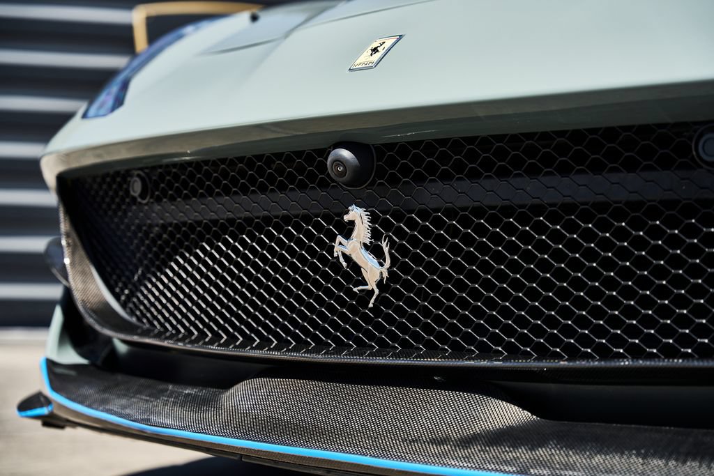 Used 2023 Ferrari 812 GTS RWD image 8
