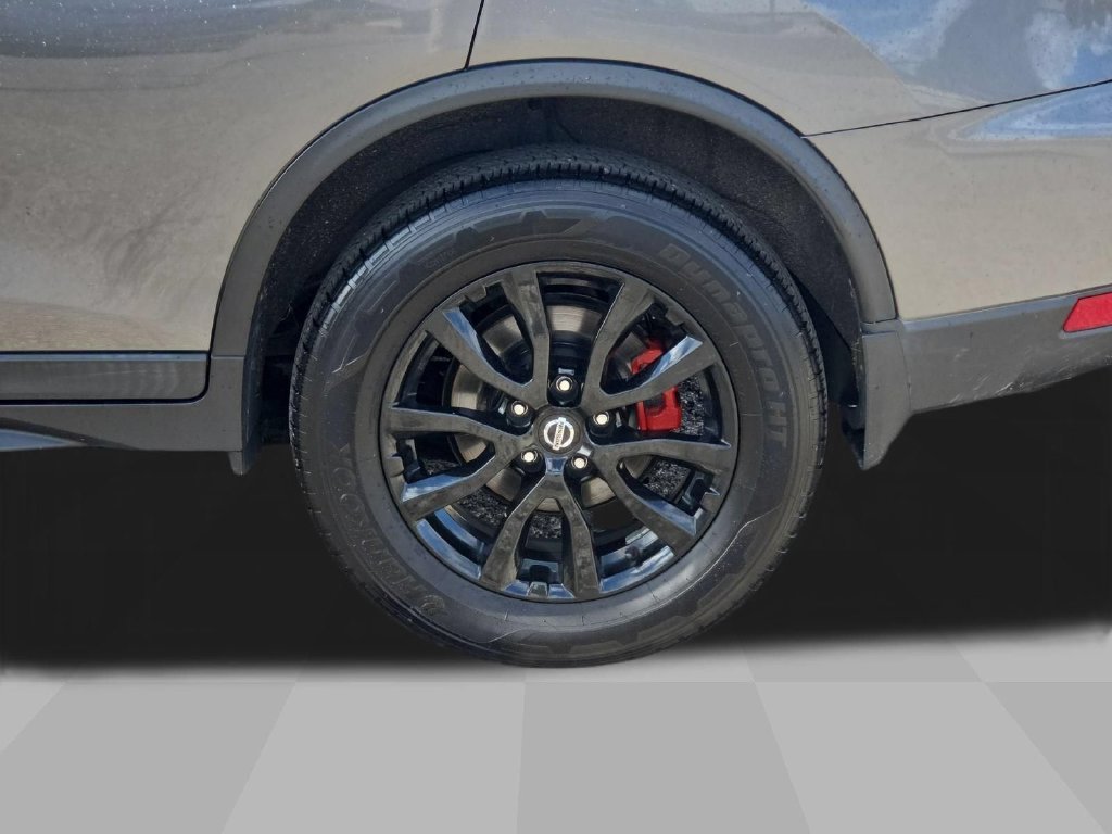 Used 2018 Nissan Rogue SV AWD/4WD image 11