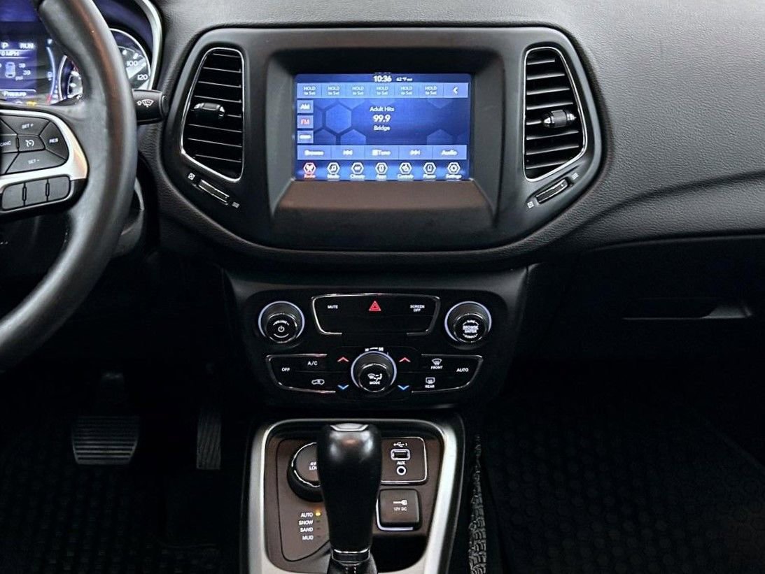 Used 2020 Jeep Compass Latitude w/ Cold Weather Group AWD/4WD image 12