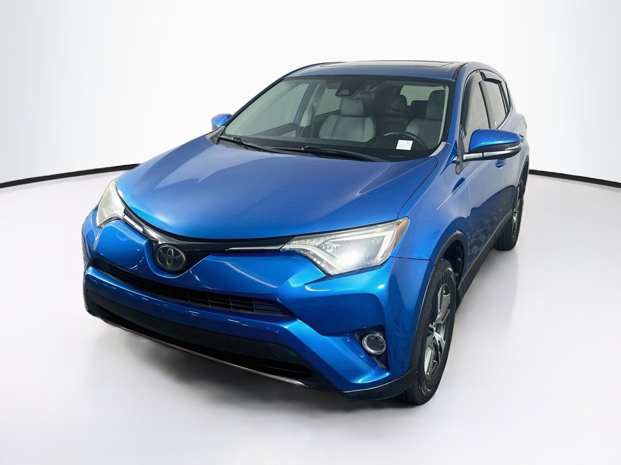 Used 2018 Toyota RAV4 XLE FWD image 3