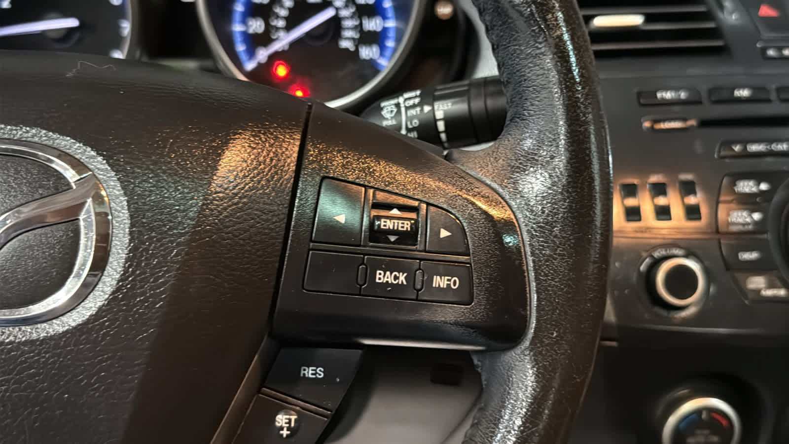 Used 2013 MAZDA MAZDA3 i Touring w/ Preferred Equipment Pkg FWD image 13