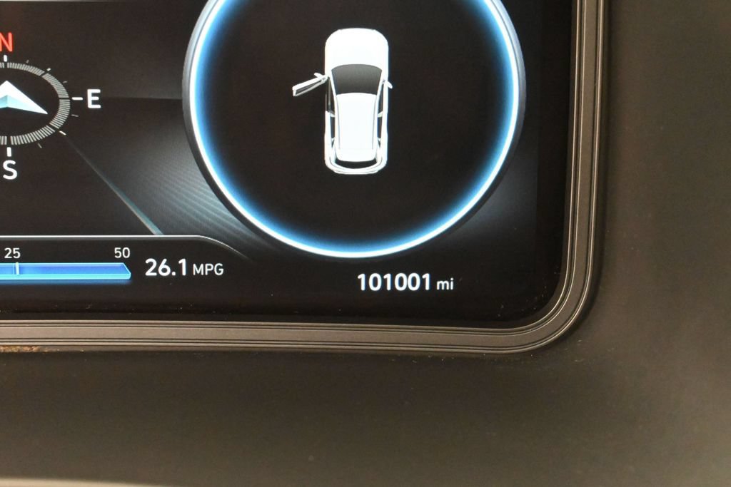 Used 2022 Hyundai Kona Limited FWD image 7