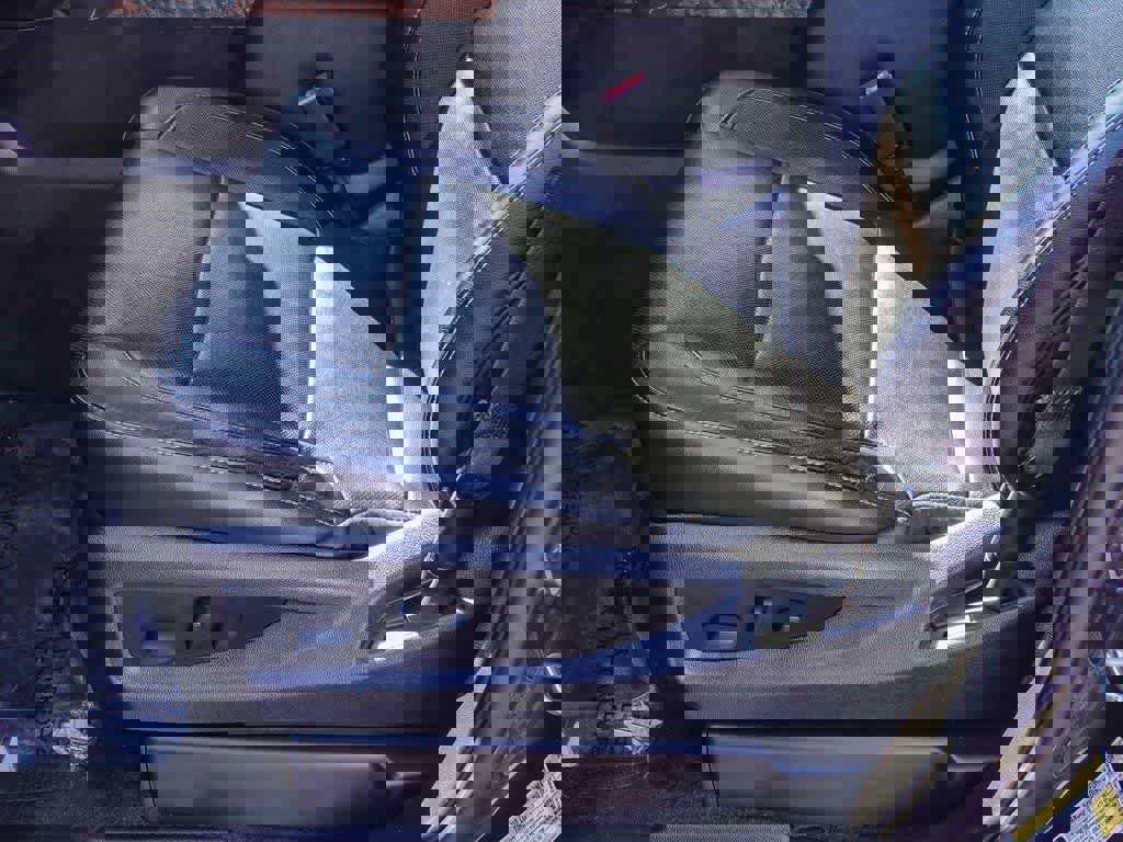 Used 2015 Chevrolet Suburban LTZ image 21