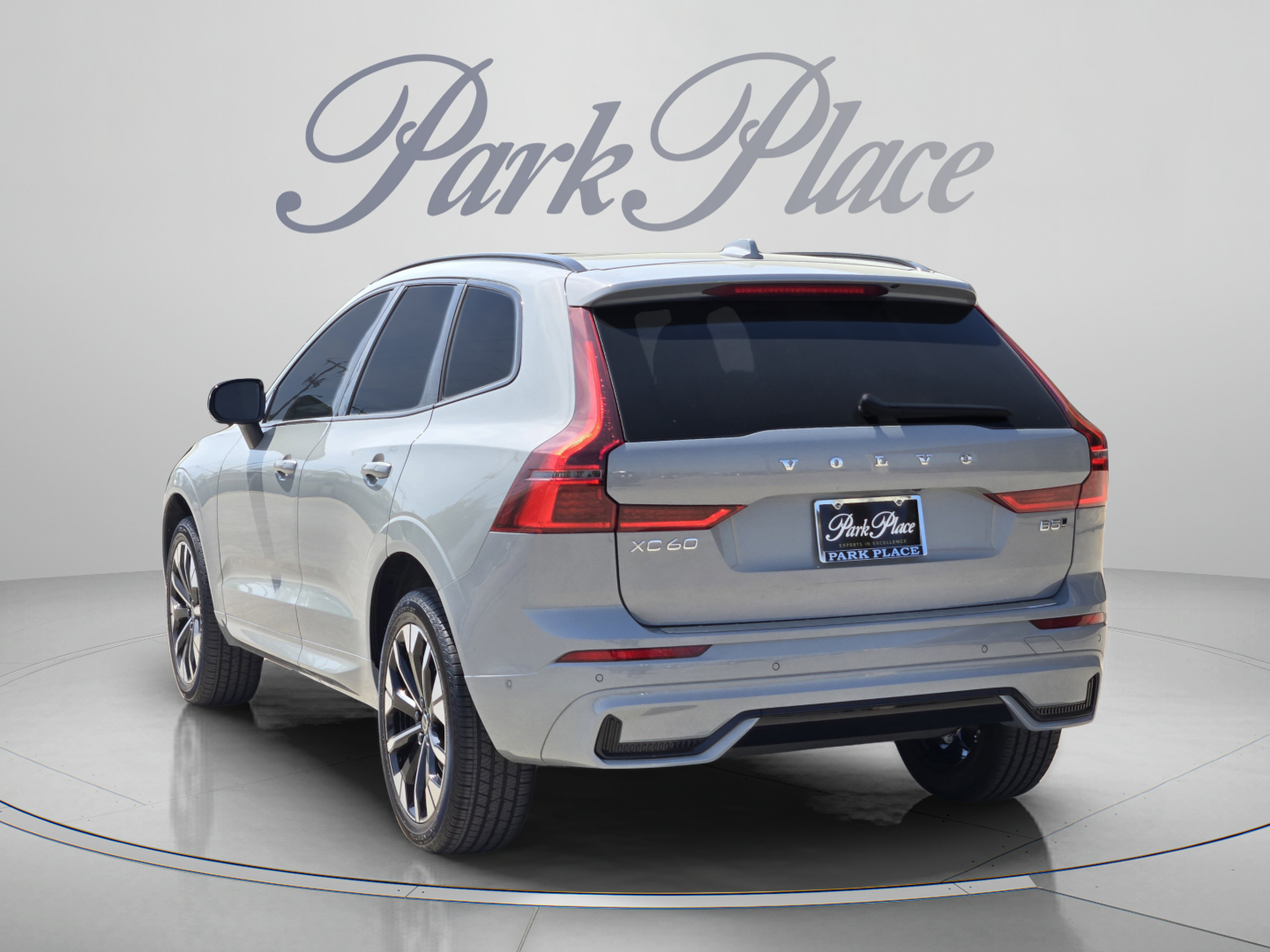 Used 2026 Volvo XC60 B5 Plus w/ Protection Package Premier AWD/4WD image 3