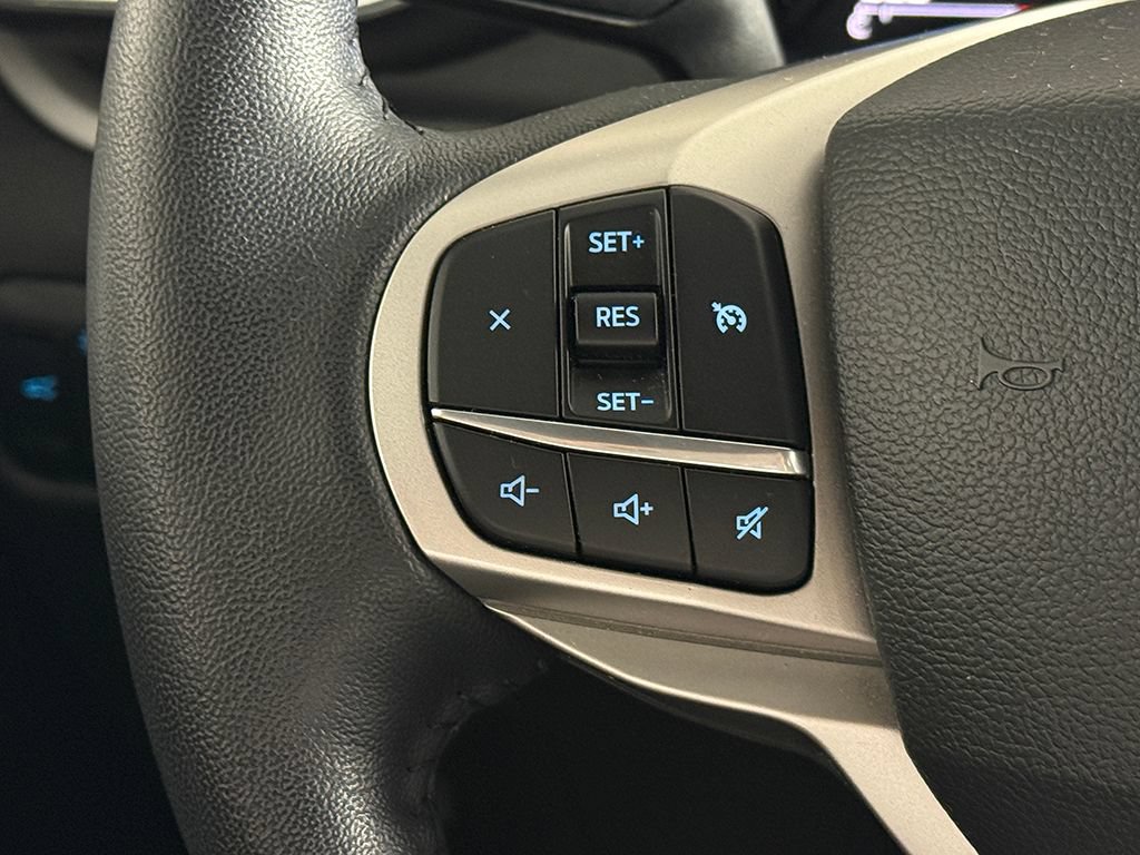 Used 2023 Ford Explorer XLT w/ Equipment Group 202A AWD/4WD image 39