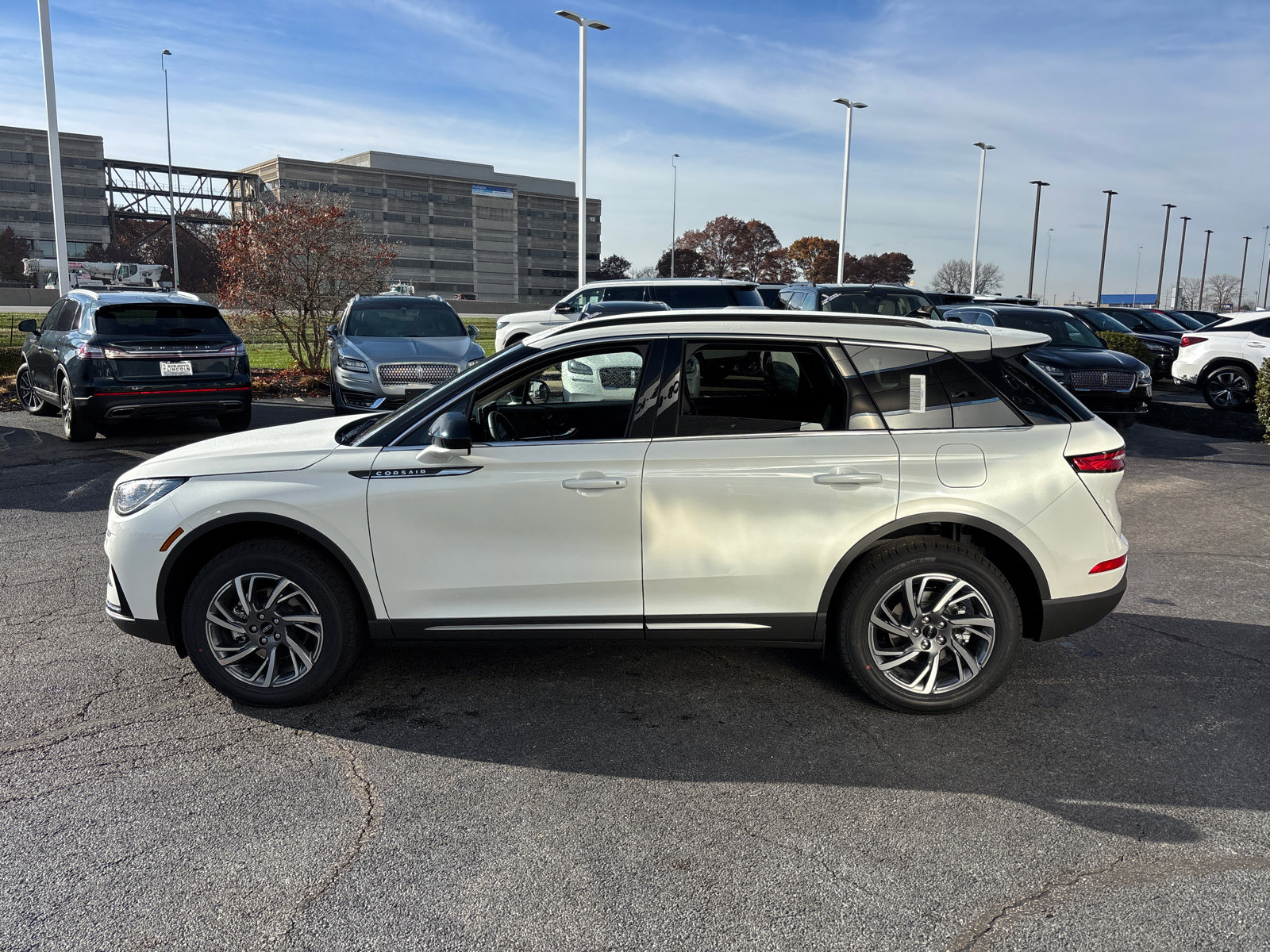 New 2026 Lincoln Corsair Premiere image 4