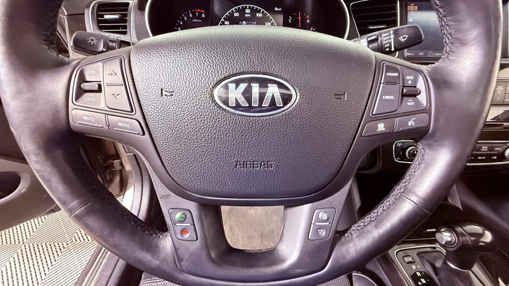 Used 2014 Kia Cadenza Premium w/ Technology Package FWD image 12