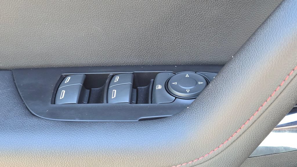 Used 2020 Chevrolet Blazer RS AWD/4WD image 24