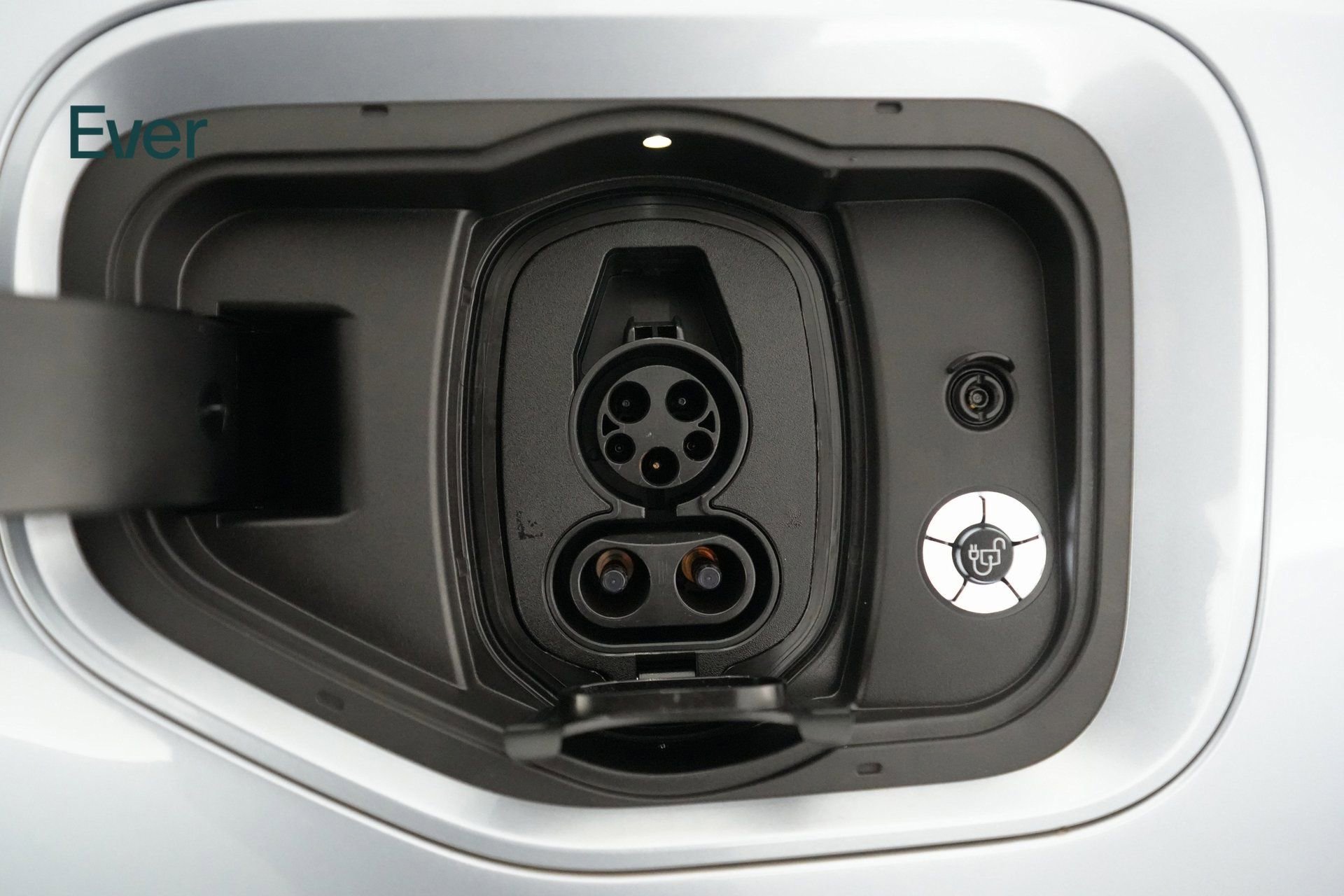 Used 2022 Ford F150 Lightning Platinum image 18