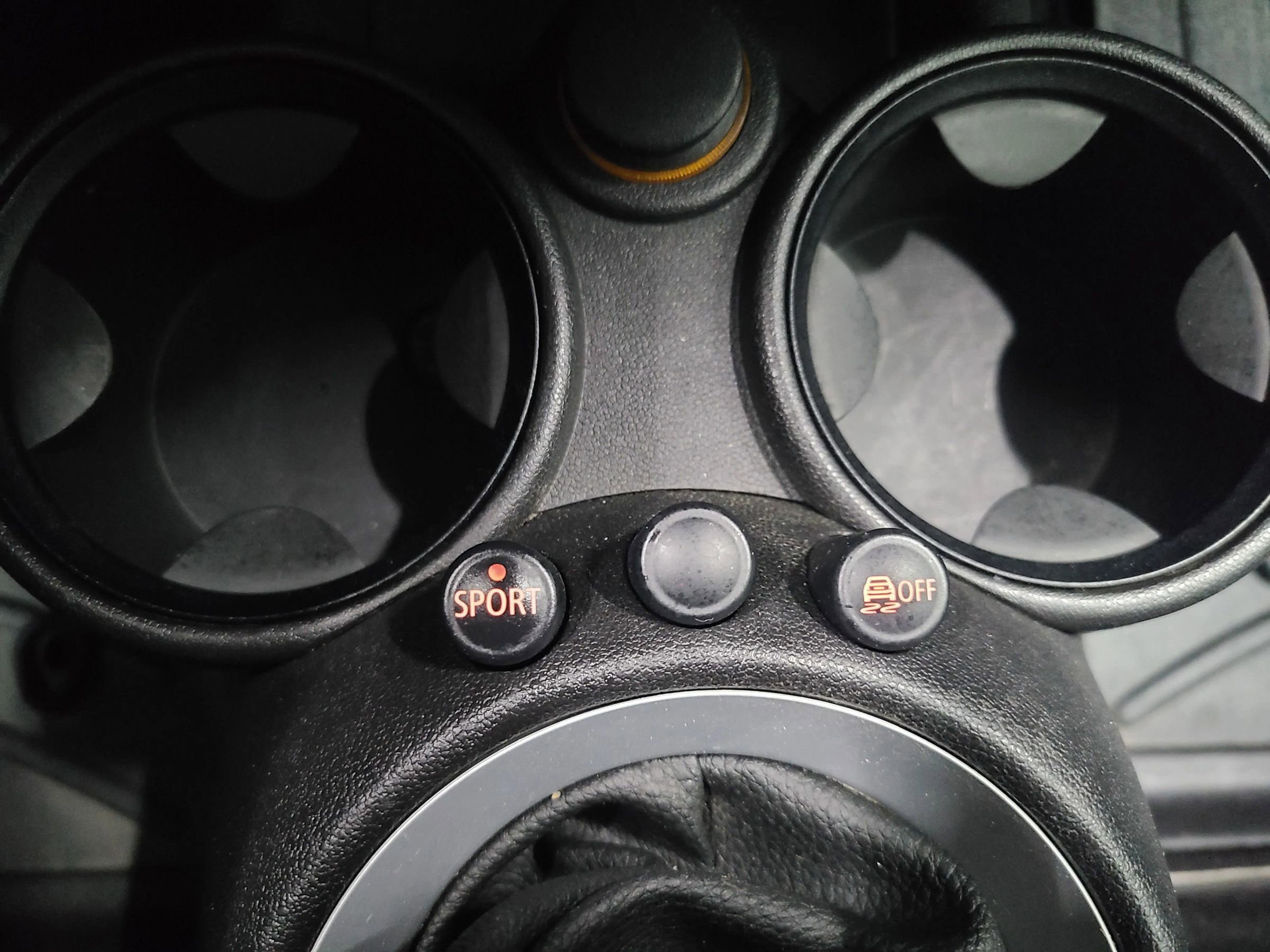 Used 2011 MINI Cooper Convertible image 32