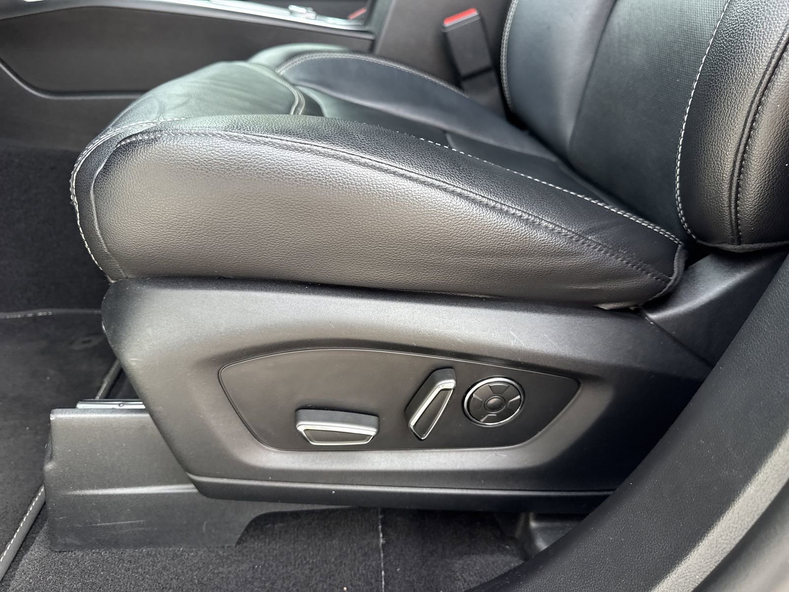 Used 2020 Ford Explorer ST w/ Premium Technology Package AWD/4WD image 21