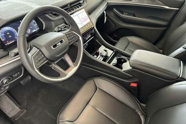 New 2025 Jeep Grand Cherokee Limited image 7