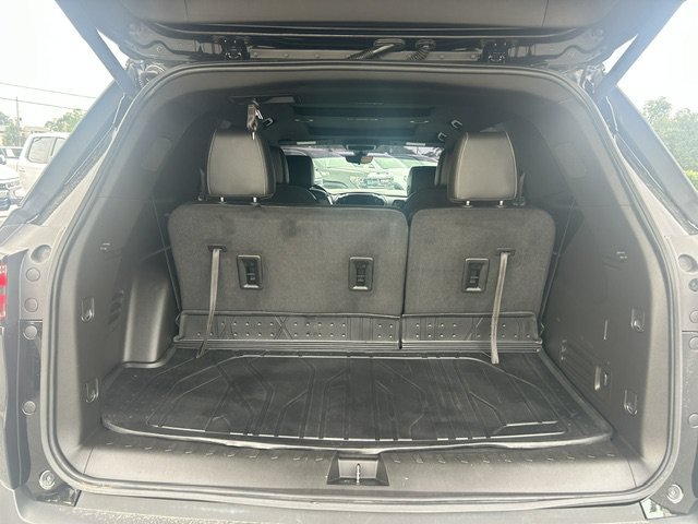 Used 2022 Chevrolet Traverse LT w/ LT Premium Package FWD image 9