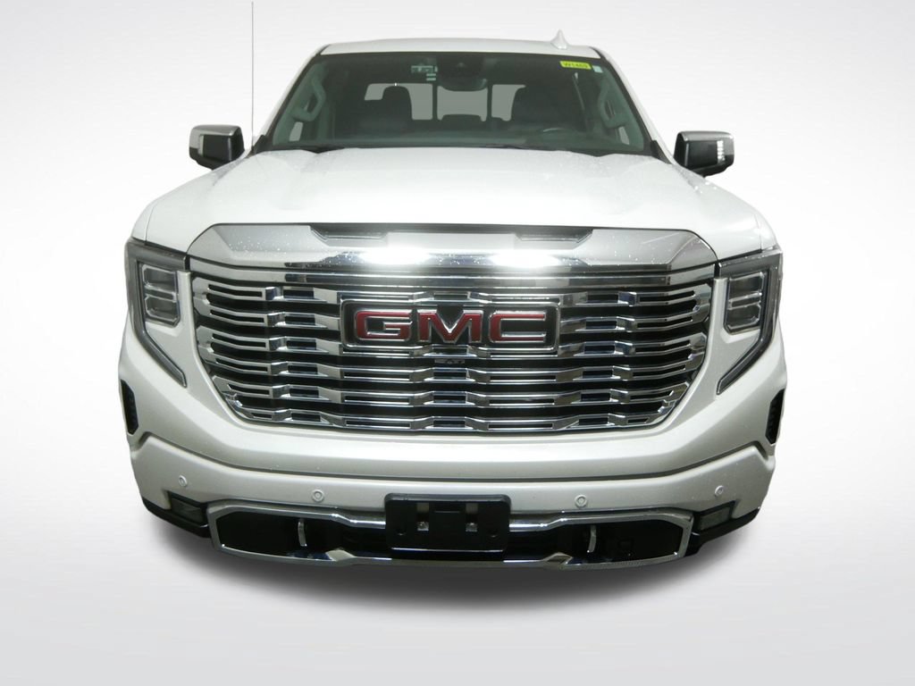 Used 2024 GMC Sierra 1500 Denali w/ Technology Package AWD/4WD image 9