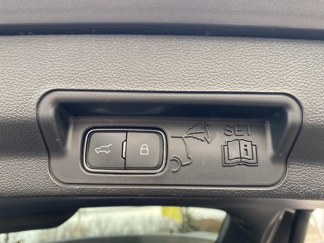 Used 2023 Ford Explorer Limited image 14