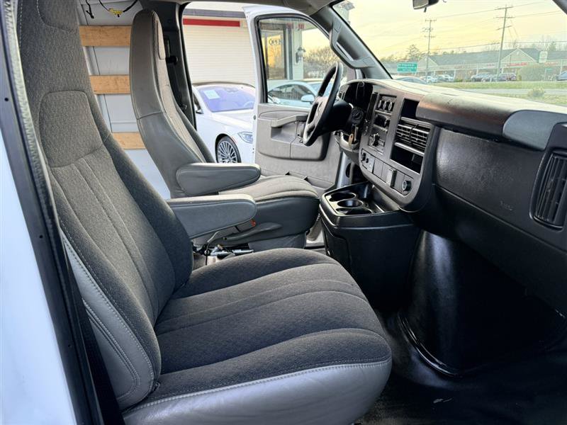 Used 2019 GMC Savana 2500 w/ Driver Convenience Package RWD image 12