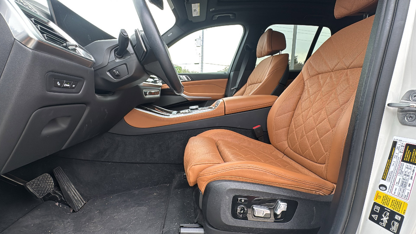 Used 2024 BMW X5 xDrive40i w/ Premium Package image 9