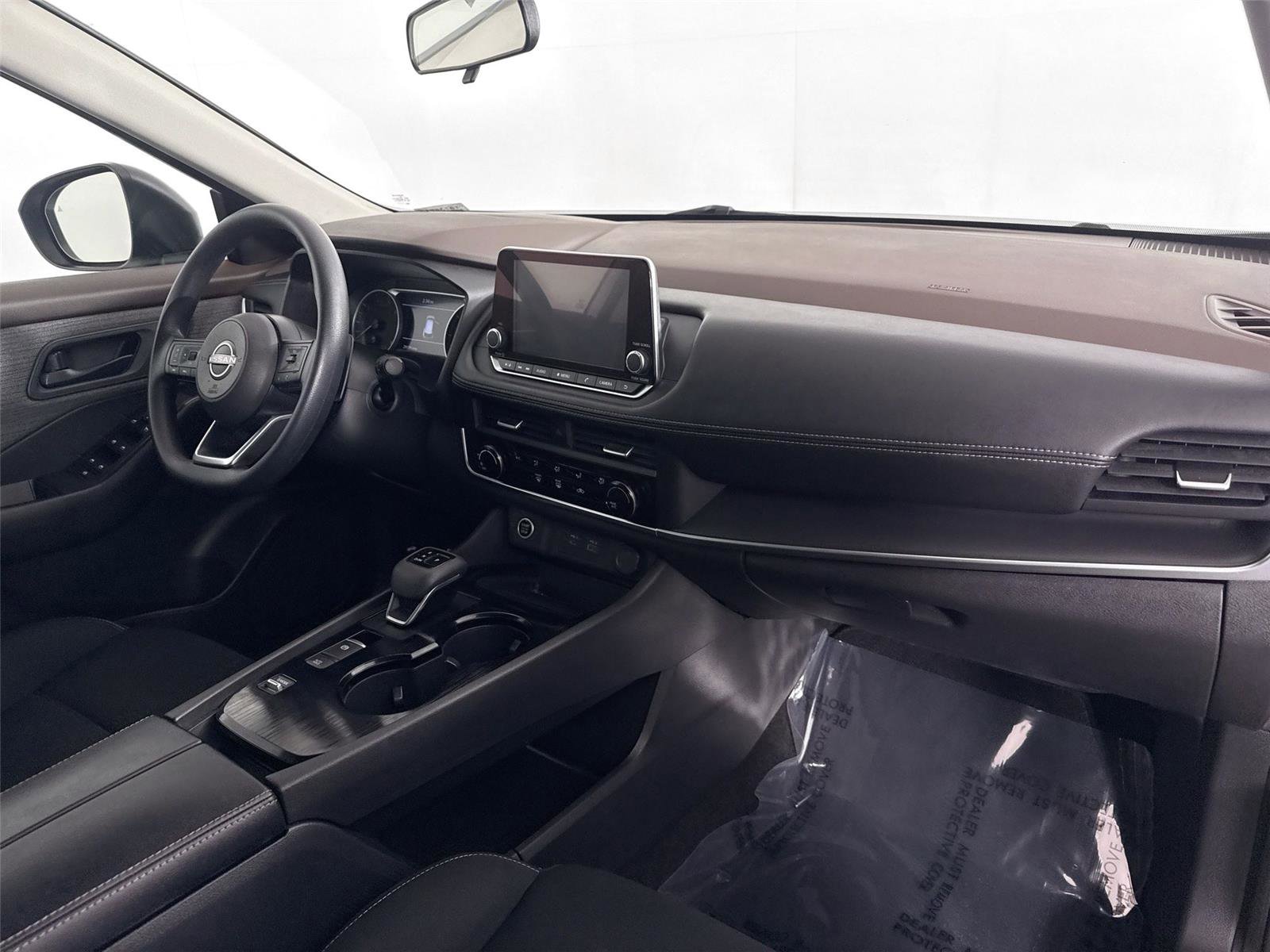 Used 2023 Nissan Rogue S FWD image 39