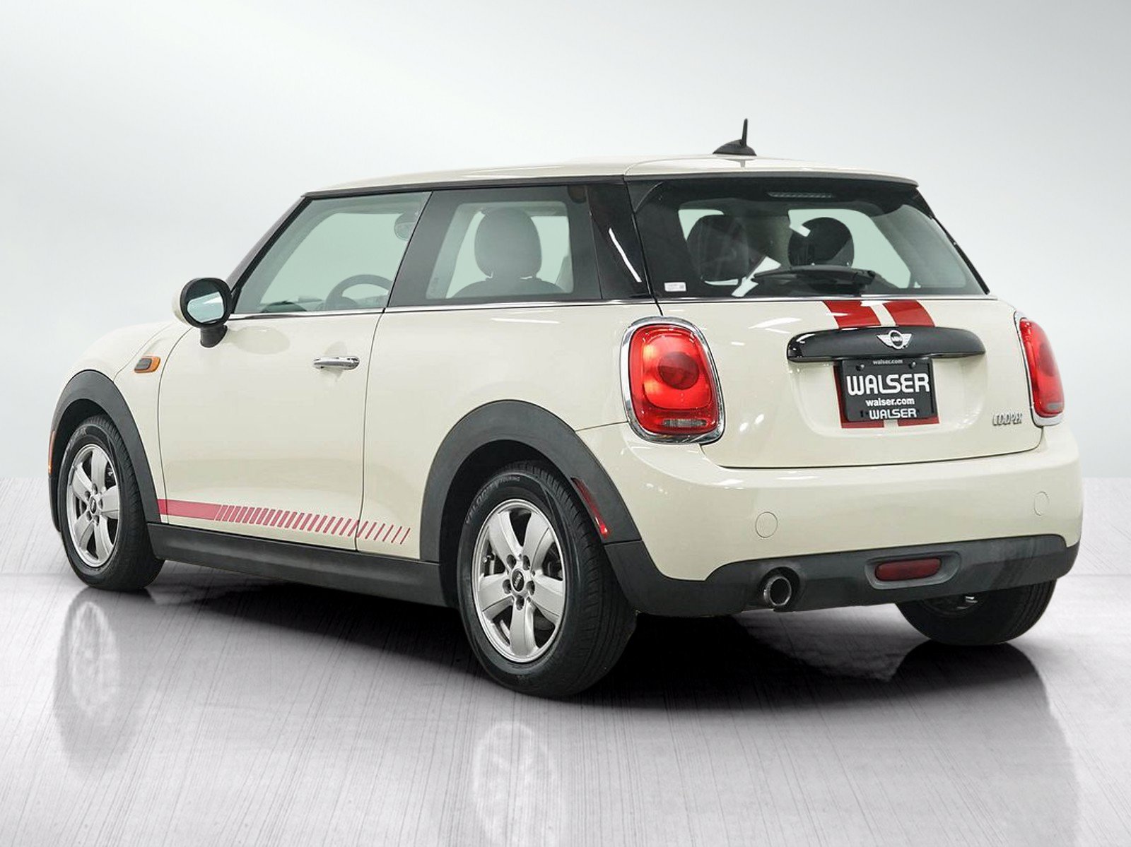 Used 2017 MINI Cooper 2-Door Hardtop FWD image 3