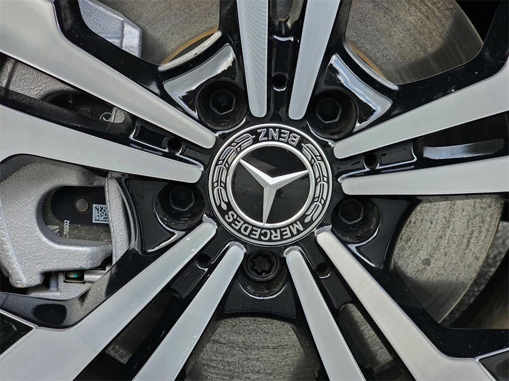 Used 2025 Mercedes-Benz GLB 250 image 11