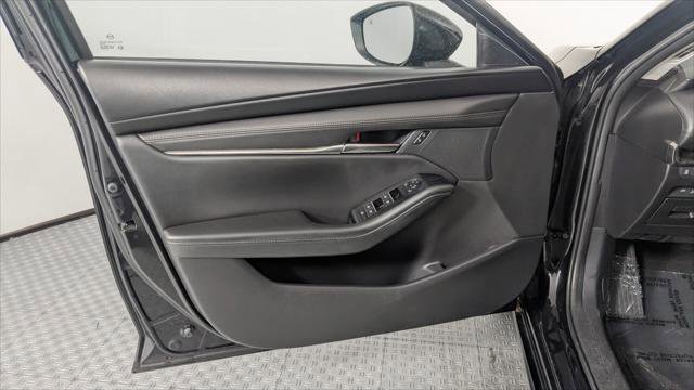 Used 2022 MAZDA MAZDA3 s image 13