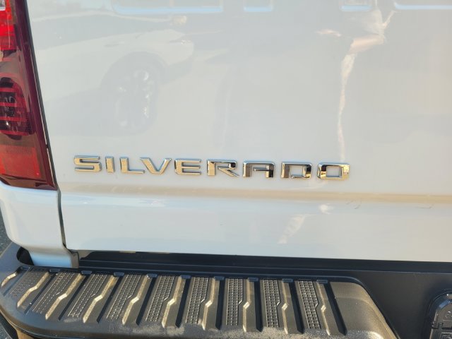 Used 2022 Chevrolet Silverado 2500 Custom w/ Custom Value Package AWD/4WD image 7