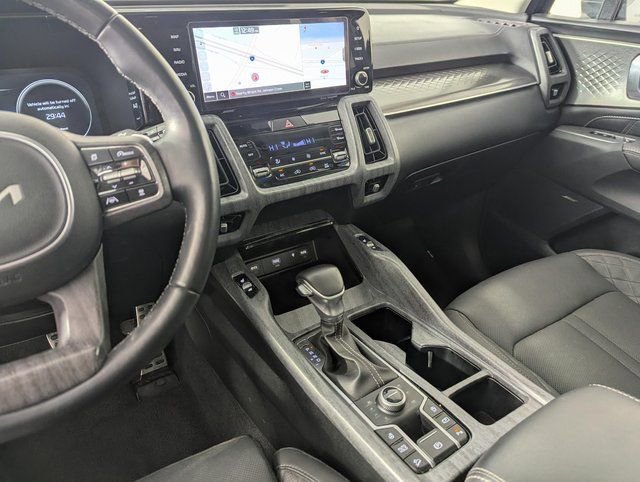 Used 2023 Kia Sorento SX AWD/4WD image 14