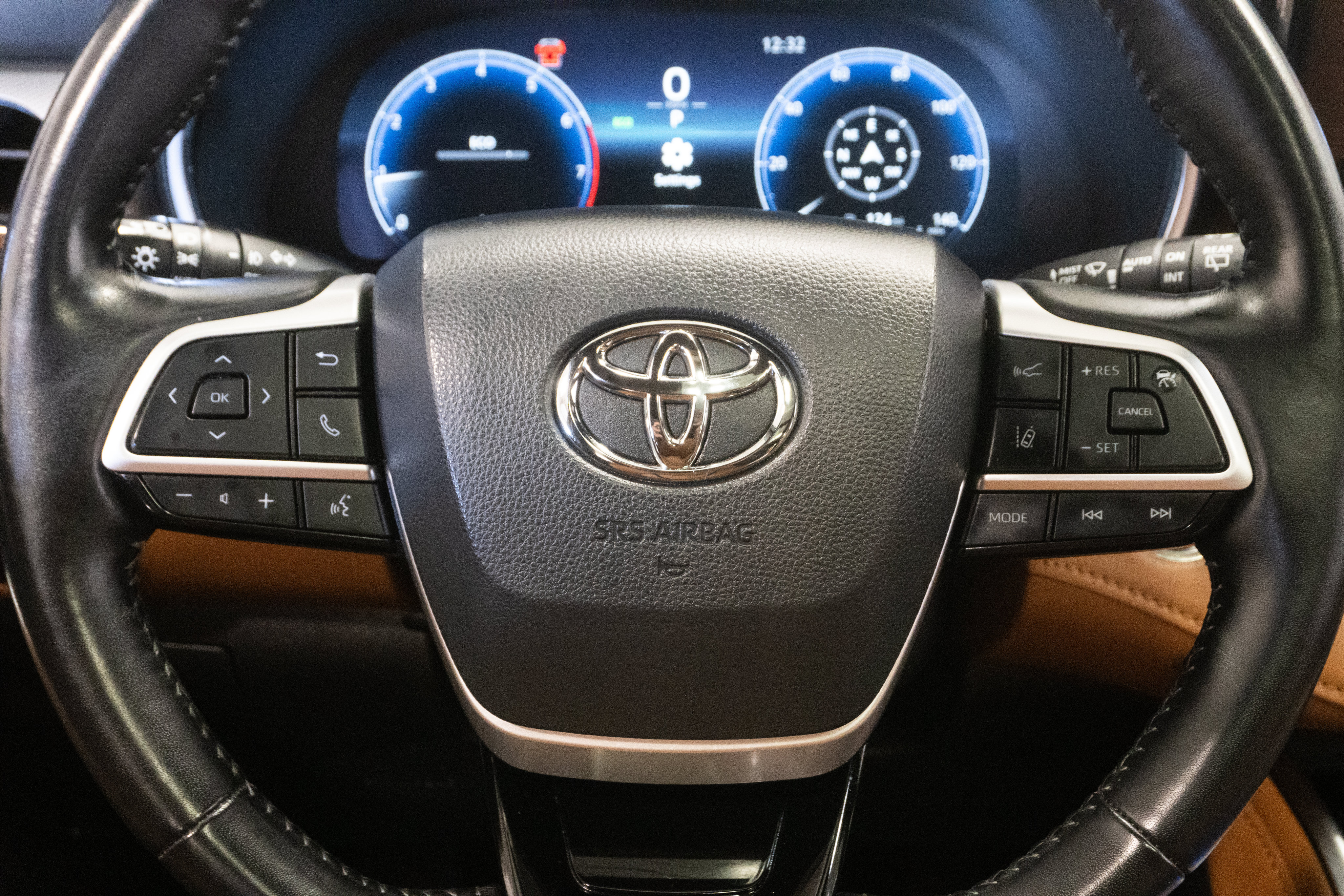 Used 2025 Toyota Highlander Platinum AWD/4WD image 20